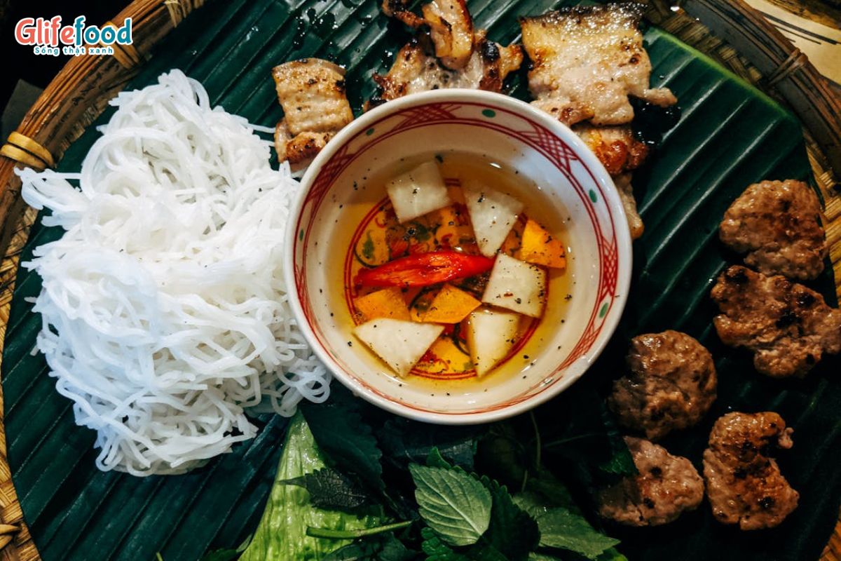 BÚN CHẢ TẢO XOẮN