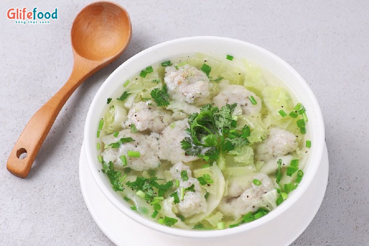 CANH RAU CỦ CÙNG TẢO CUỘN ĐẬU HŨ