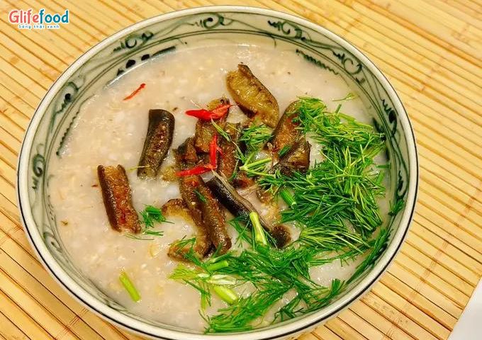 CHÁO NẤM TẢO ỐNG CHILE