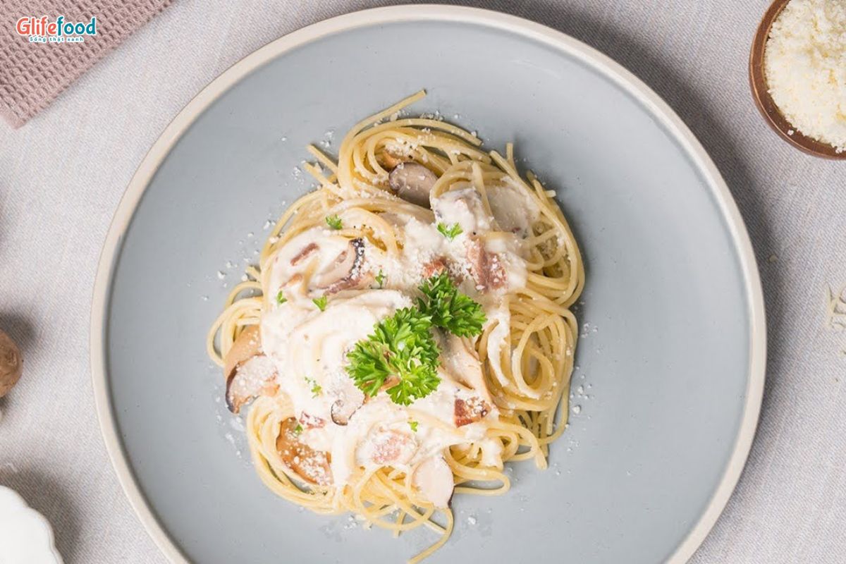 MÌ Ý SỐT KEM TẢO NẤM